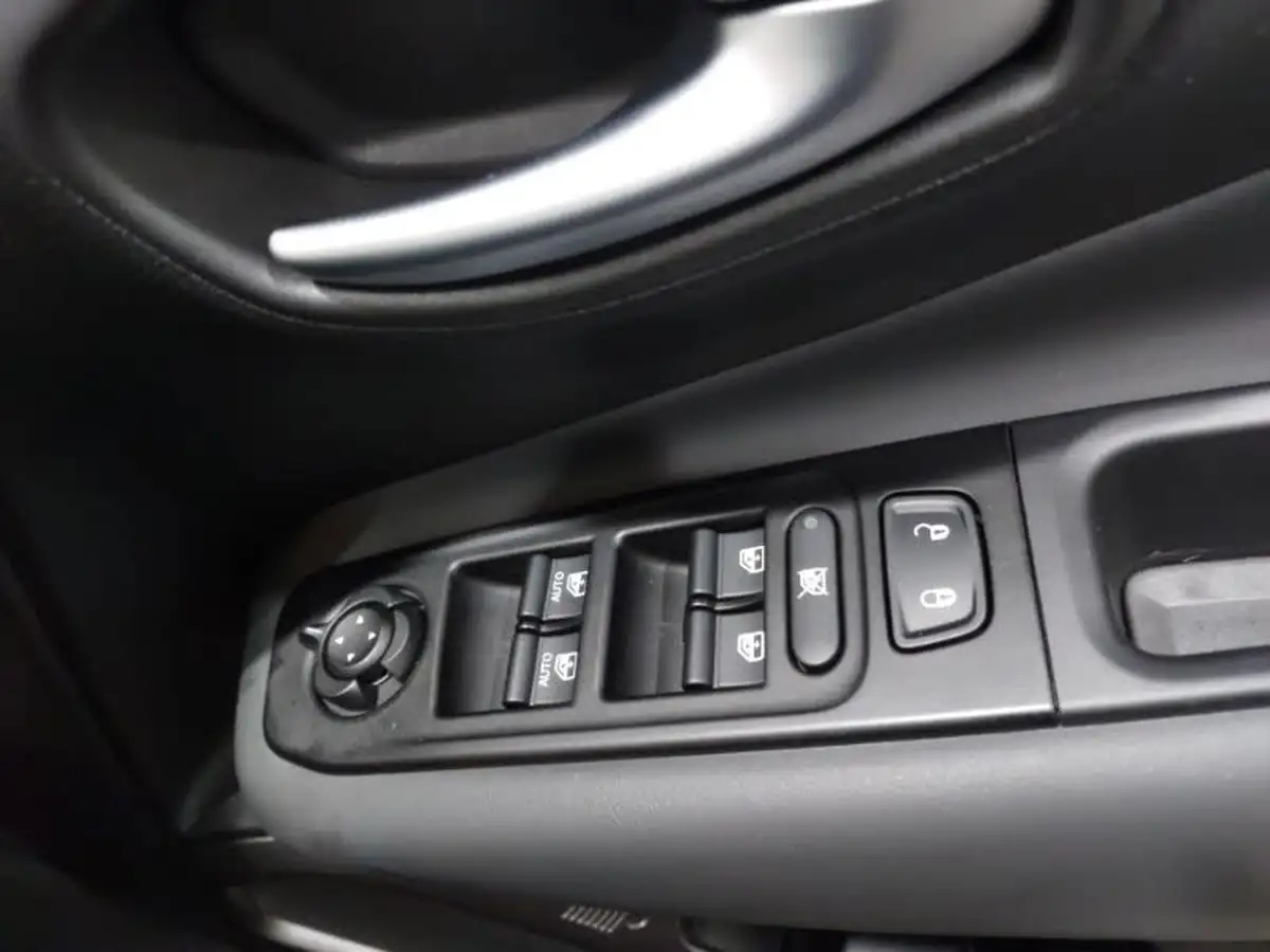 2021-jeep-renegade-10-gse-limited-big-13