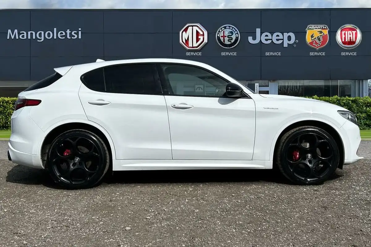 2022-alfa-romeo-stelvio-20-veloce-big-3