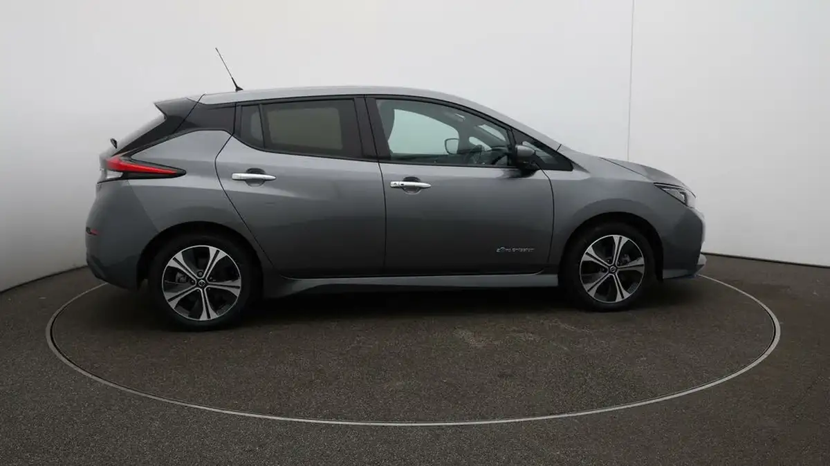 2021-nissan-leaf-e-e-tekna-big-8
