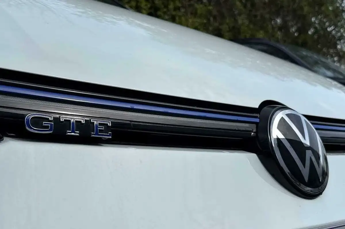 2021-volkswagen-golf-14-tsi-gte-big-25