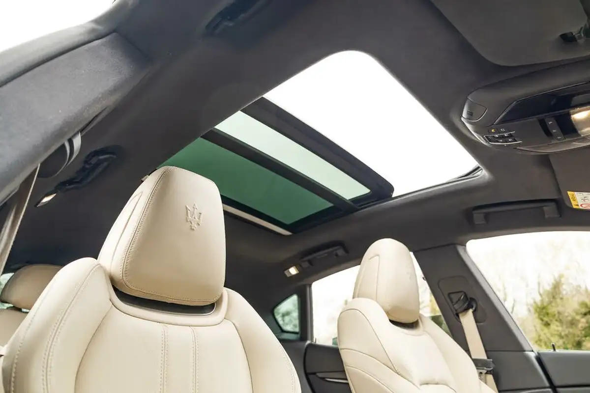 2021-maserati-levante-30-gransport-big-1