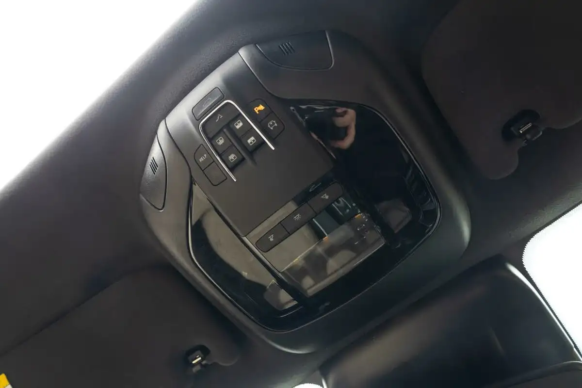 2021-maserati-levante-30-gransport-big-53
