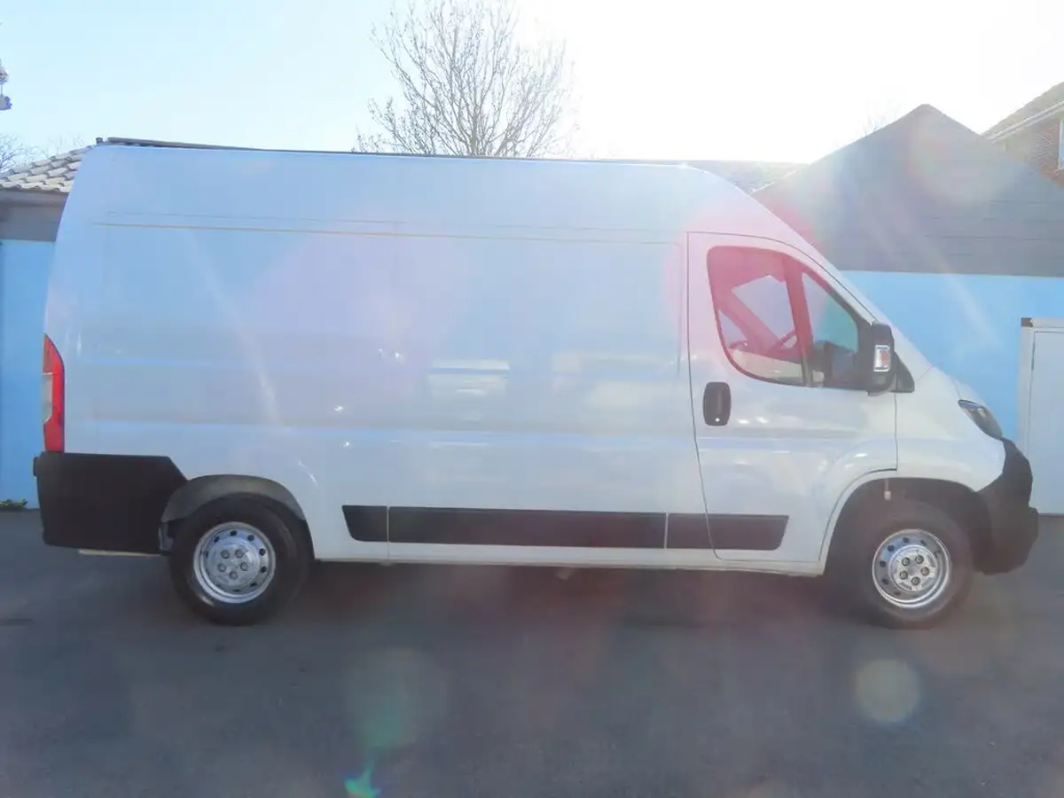 2020-peugeot-boxer-22-bluehdi-professional-335-l2-h2-big-12