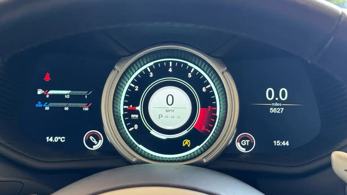 2017-aston-martin-db11-52-v12-big-5