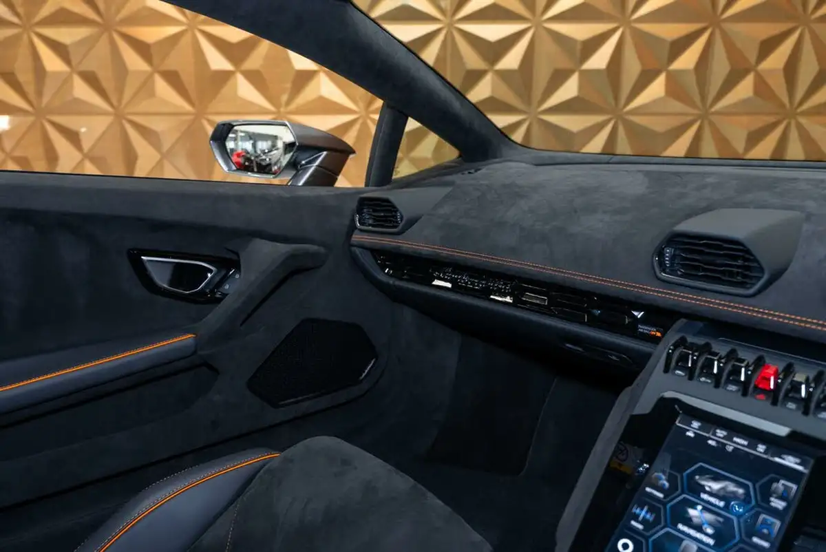 2023-lamborghini-huracan-52-tecnica-big-21