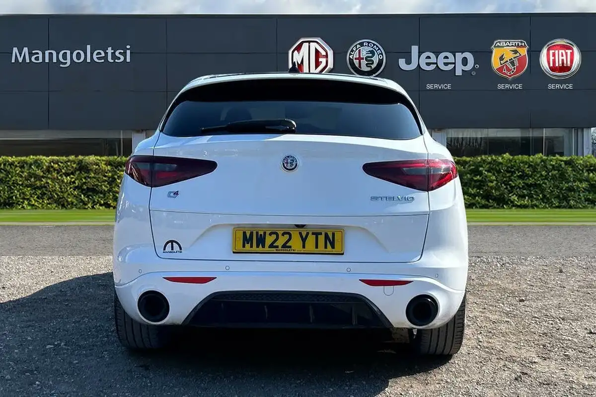 2022-alfa-romeo-stelvio-20-veloce-big-3