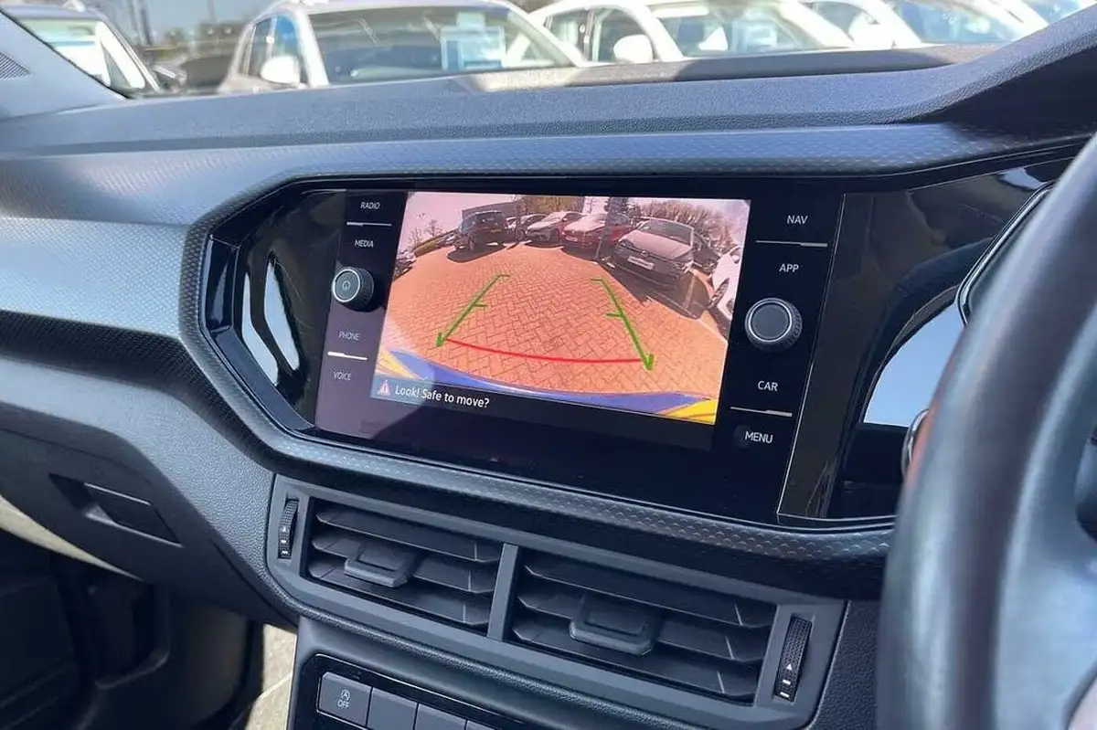 2021-volkswagen-t-cross-10-tsi-se-95ps-big-24