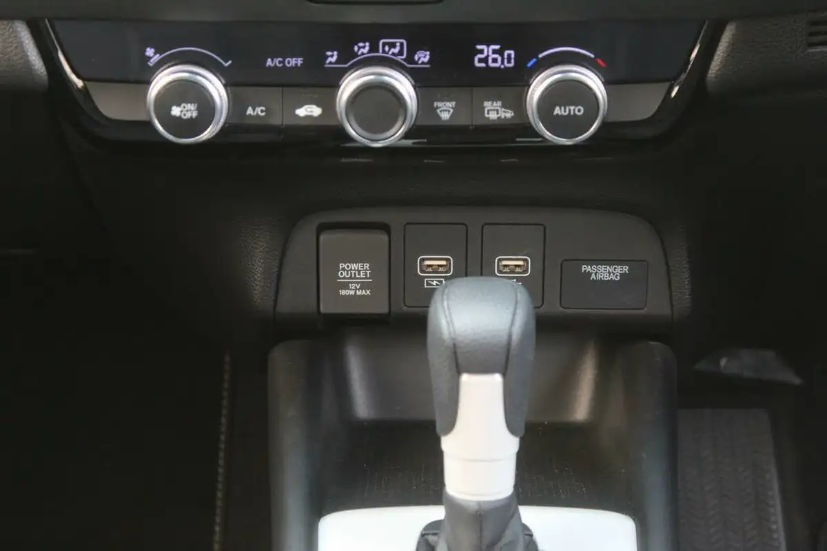 2022-honda-jazz-15-i-mmd-sr-109ps-big-20