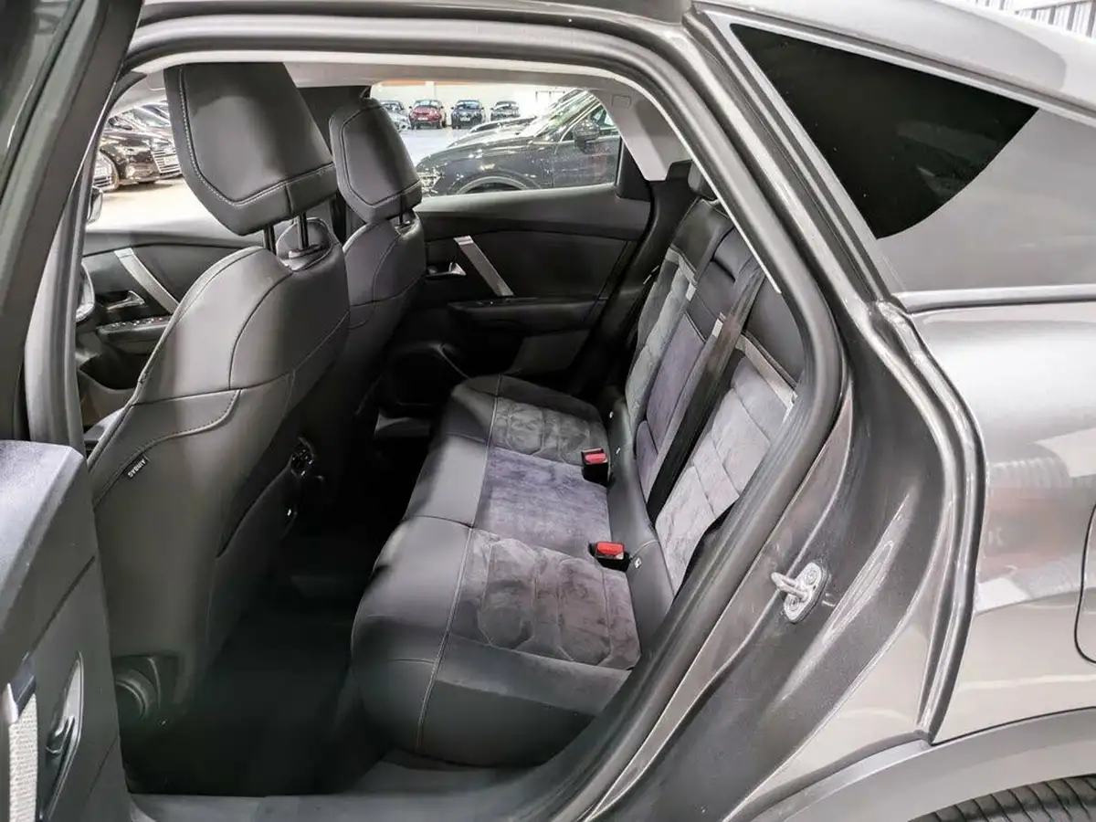 2023-citroen-c4-15bluehdi-shine-plus-big-26