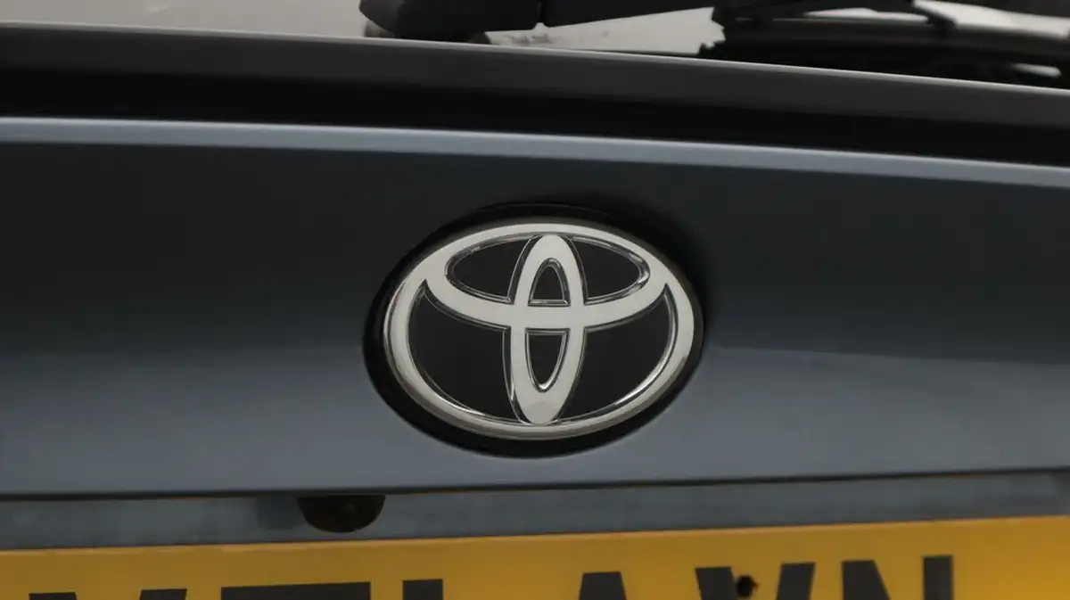 2021-toyota-c-hr-20-vvt-i-gr-sport-big-22