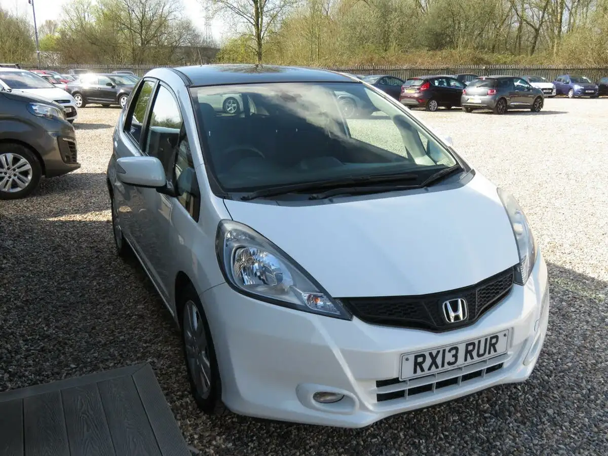 2013-honda-jazz-14-ex-cvt-big-35