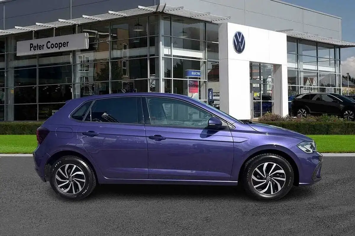 2022-volkswagen-polo-10-tsi-life-big-3
