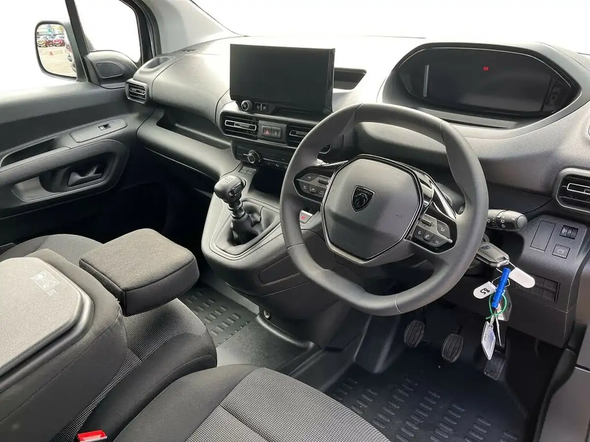 2024-peugeot-partner-15-bluehdi-professional-100pseu6d-big-4