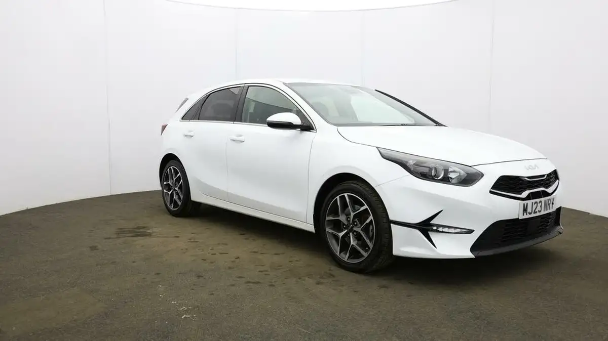 2022-kia-ceed-15-t-gdi-3-hatchback-big-39