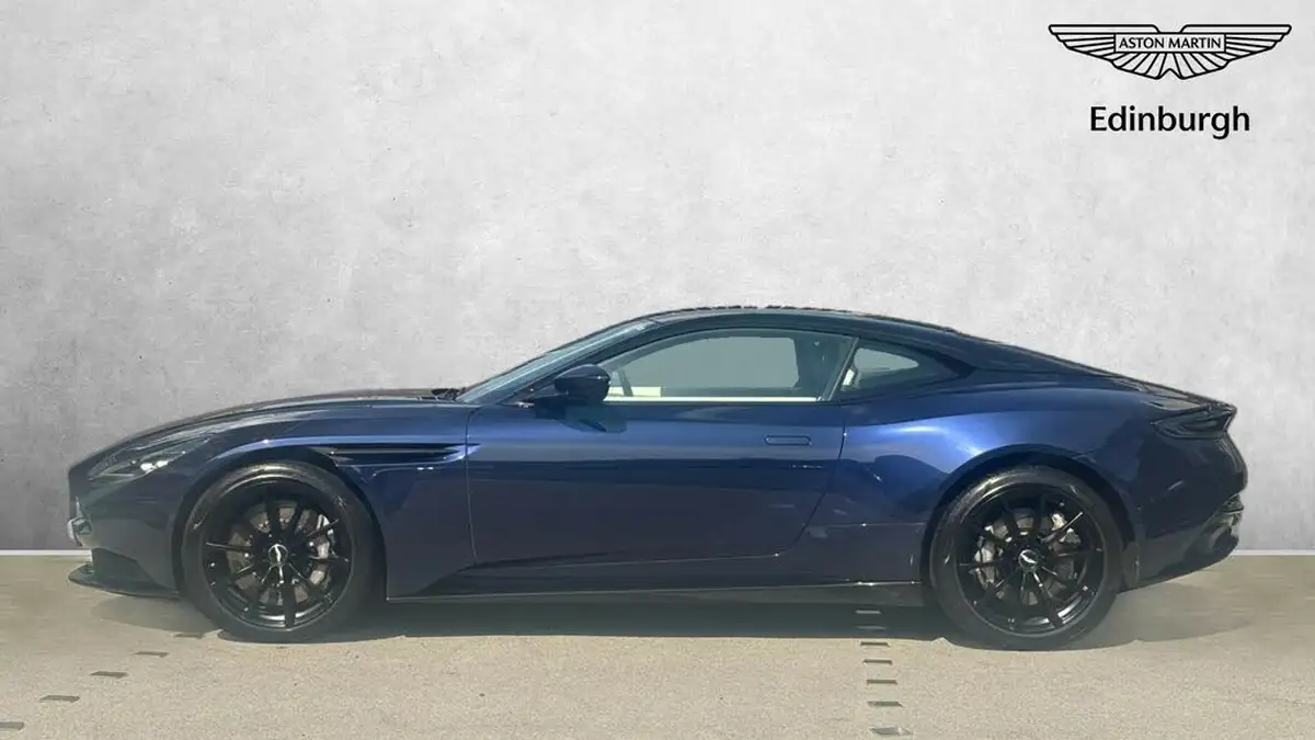 2019-aston-martin-db11-big-12