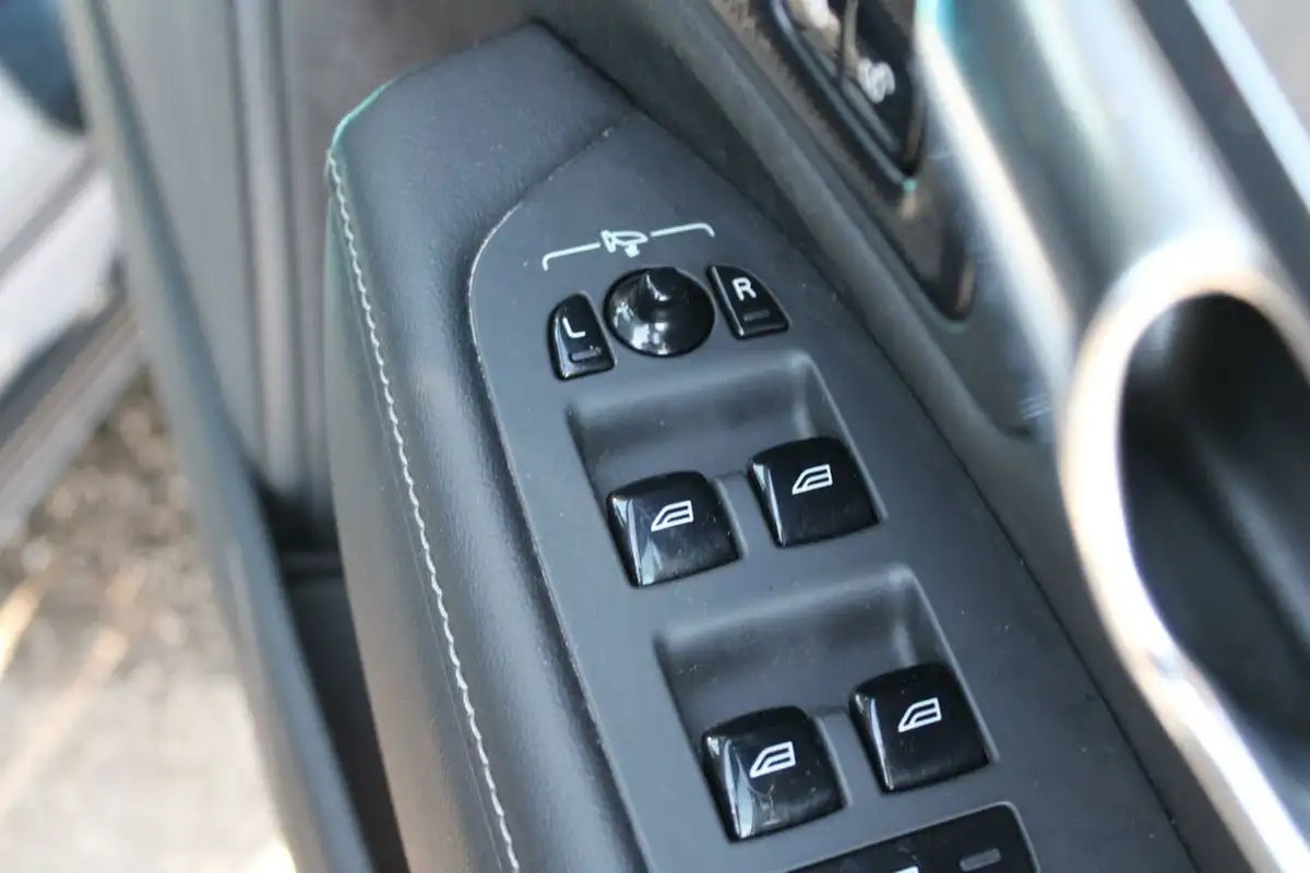 2021-volvo-v90-20-t6-inscription-340bhp-big-28