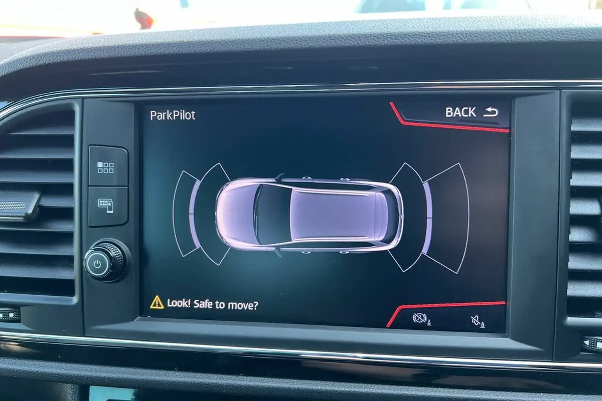 2020-seat-leon-20-tsi-cupra-300-4drive-ss-estate-big-30