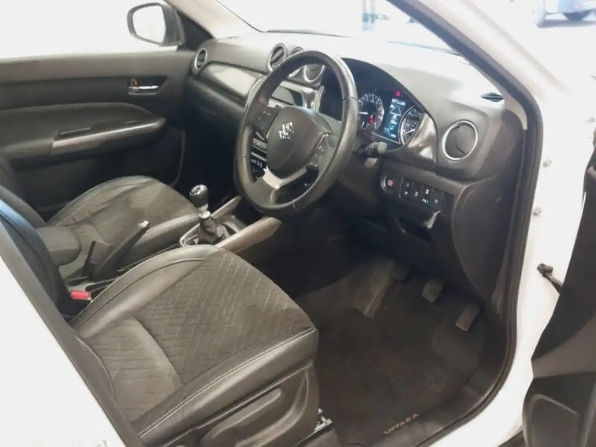 2022-suzuki-vitara-14-boosterjet-sz5-big-16