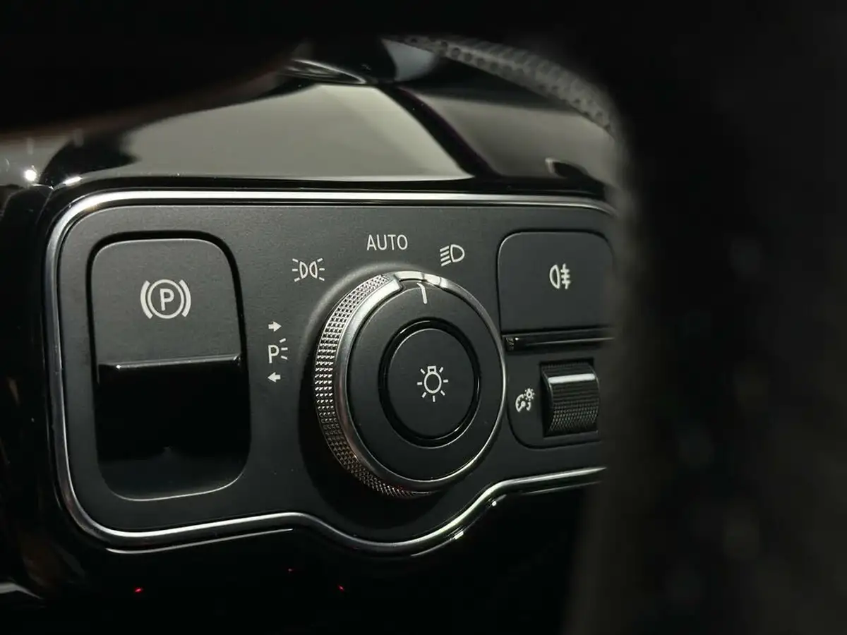 2021-mercedes-benz-cla-13-cla-180-amg-line-premium-coupe-4d-big-15