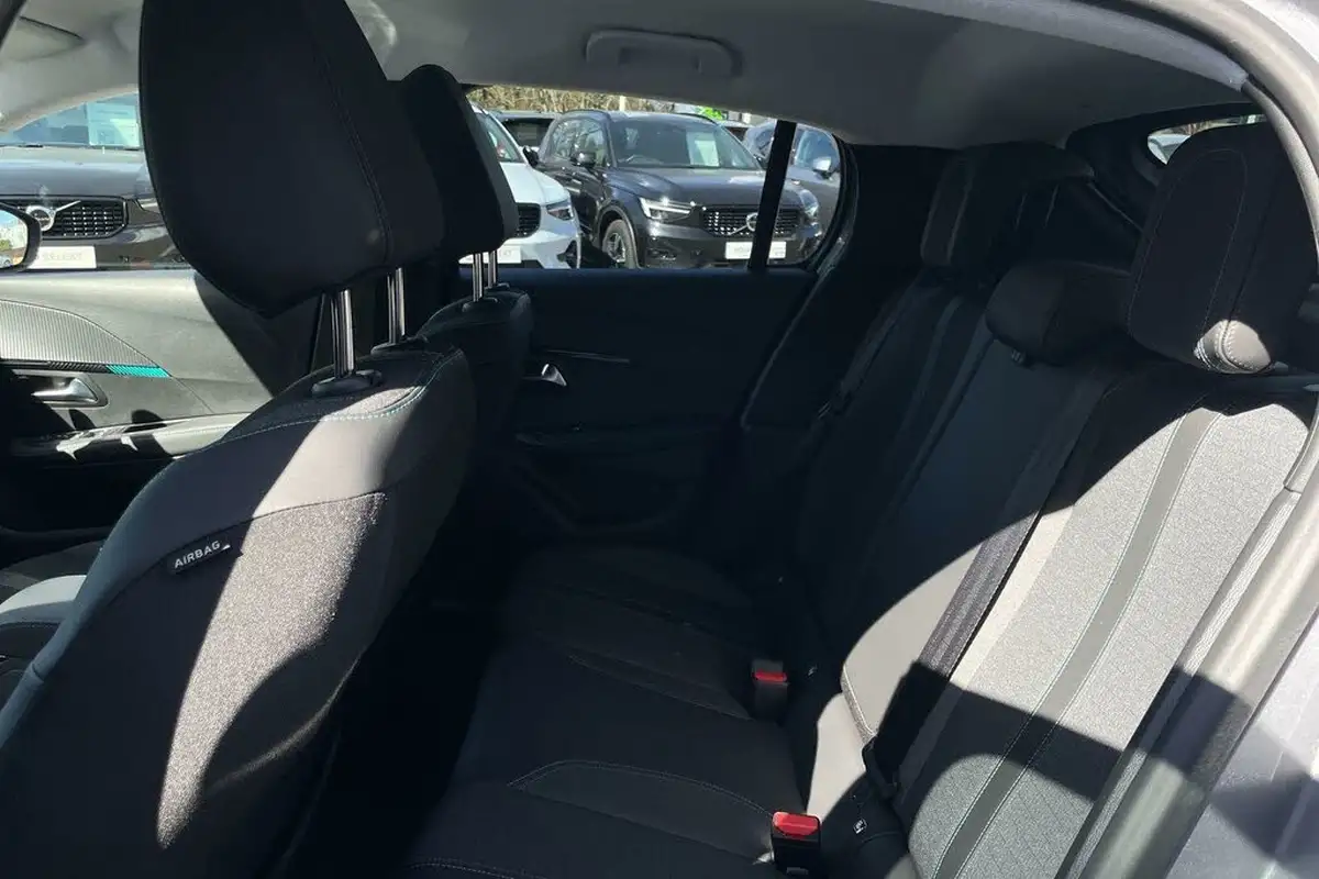 2022-peugeot-208-12-puretech-allure-premium-100bhp-big-27