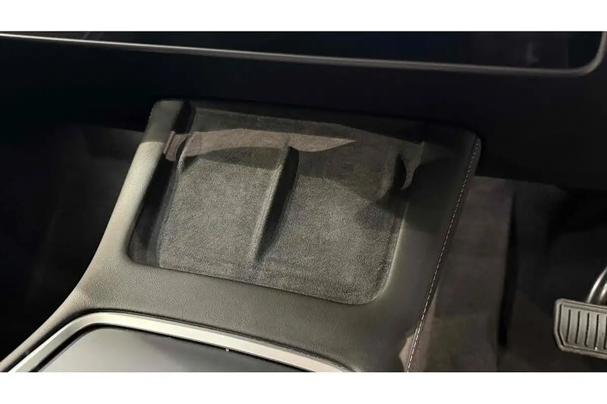 2023-tesla-model-y-e-long-range-big-29