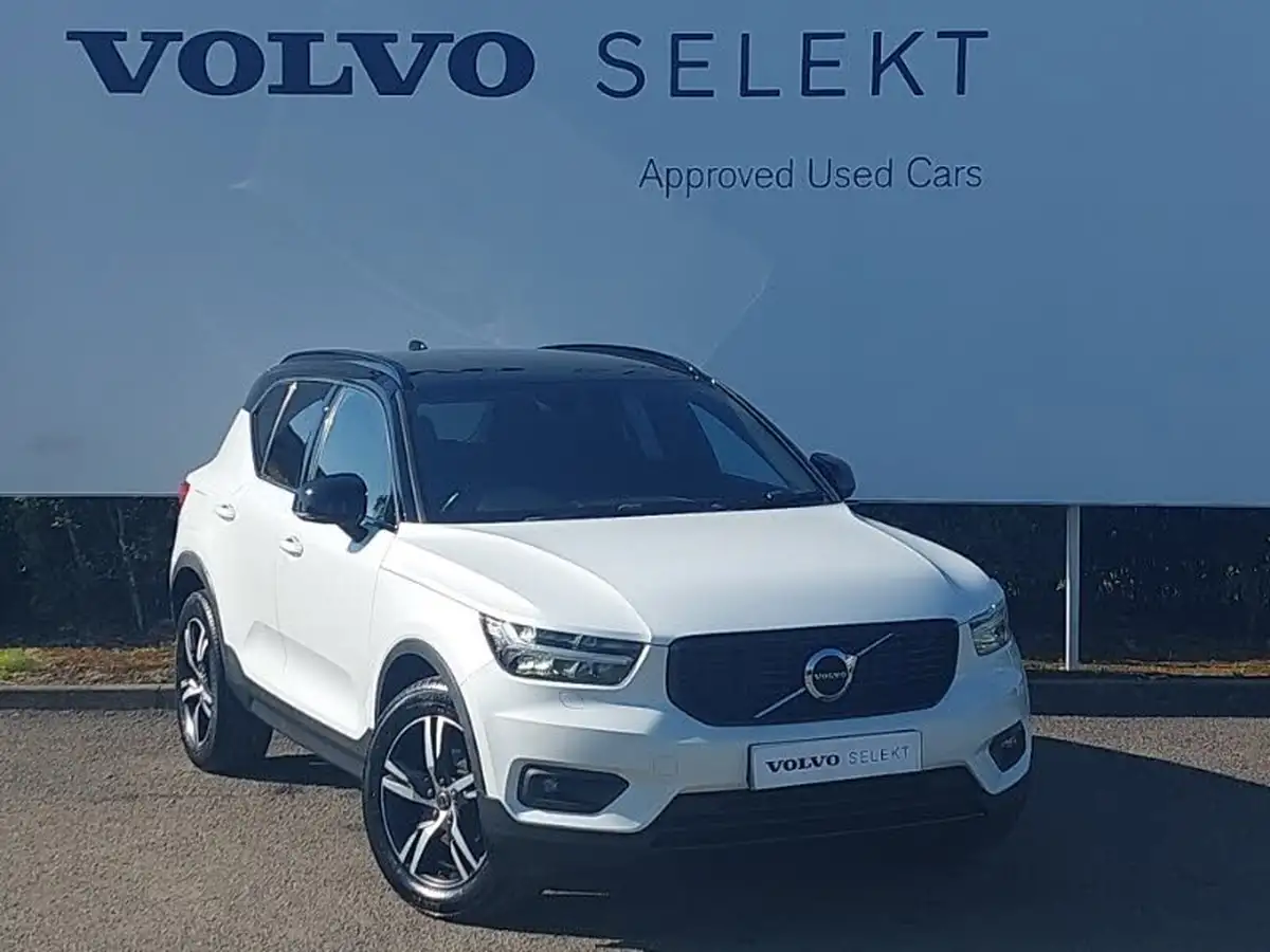 2020-volvo-xc40-15-t3-r-design-big-0