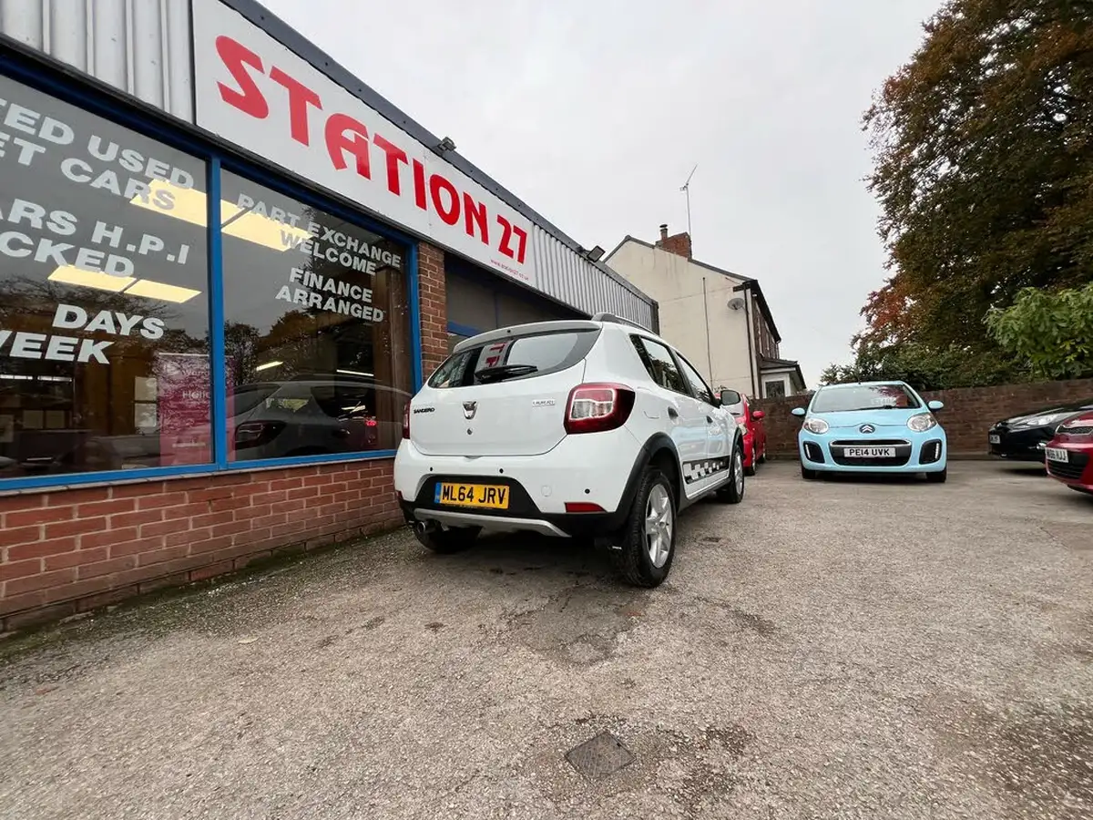 2014-dacia-sandero-stepway-15d-laureate-big-57