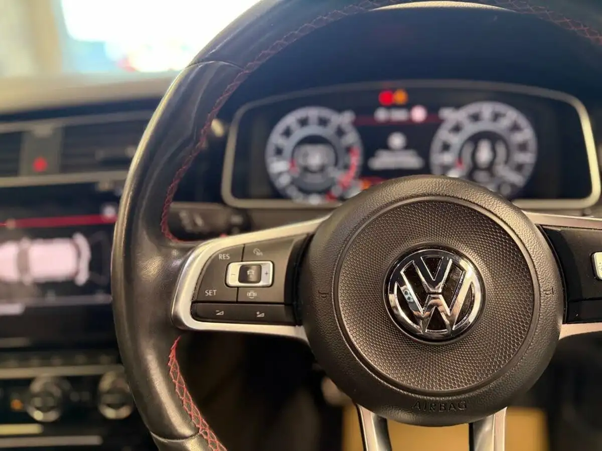 2019-volkswagen-golf-20-tsi-gti-performance-5d-big-35