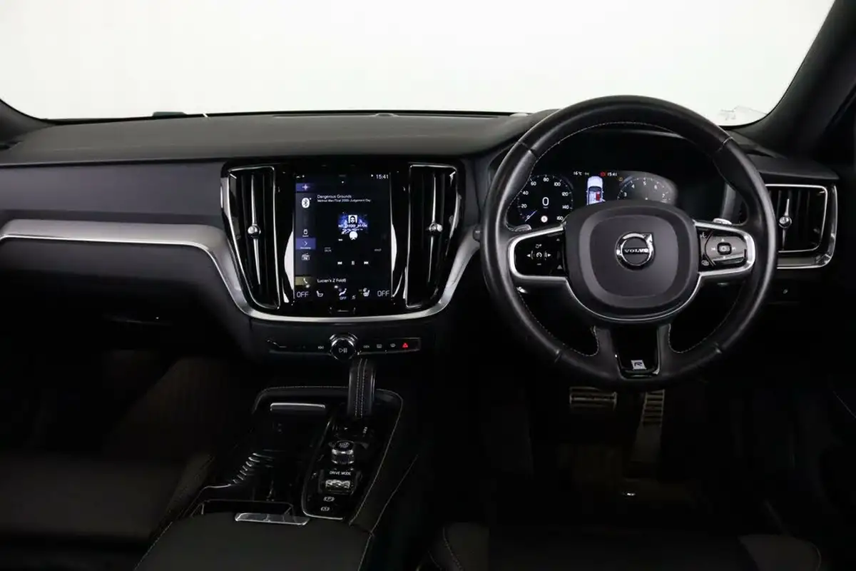 2019-volvo-s60-20-t8-r-design-plus-big-19