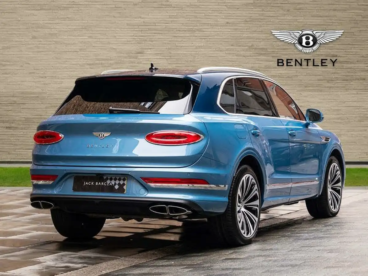2022-bentley-bentayga-40-v8-big-2