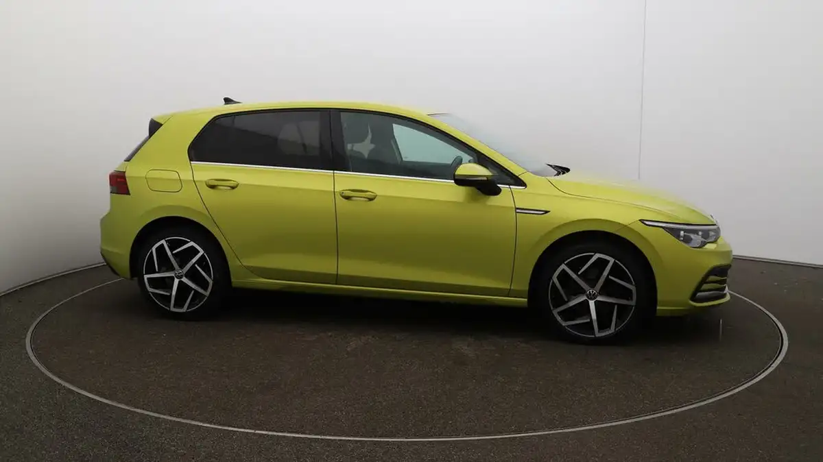 2021-volkswagen-golf-15-tsi-style-130ps-hatchback-big-40