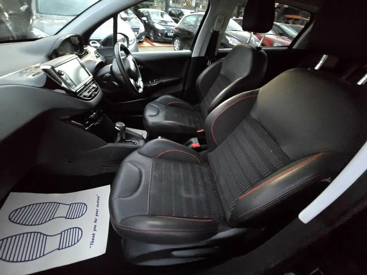 2018-peugeot-208-12-puretech-gt-line-eat6-big-5