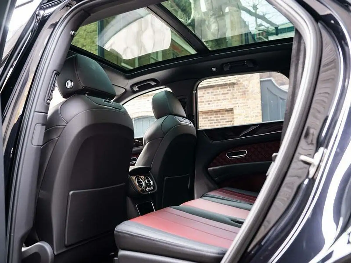 2022-bentley-bentayga-40-v8-big-21