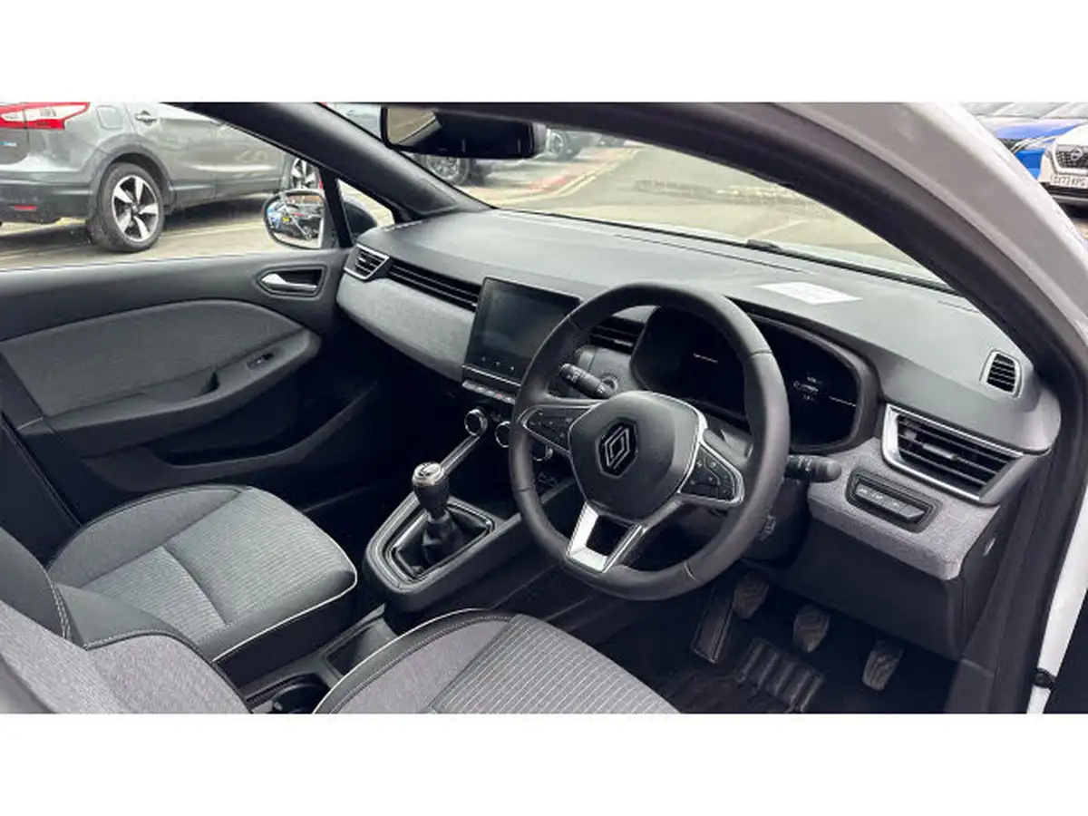 2024-renault-clio-10-tce-techno-big-10