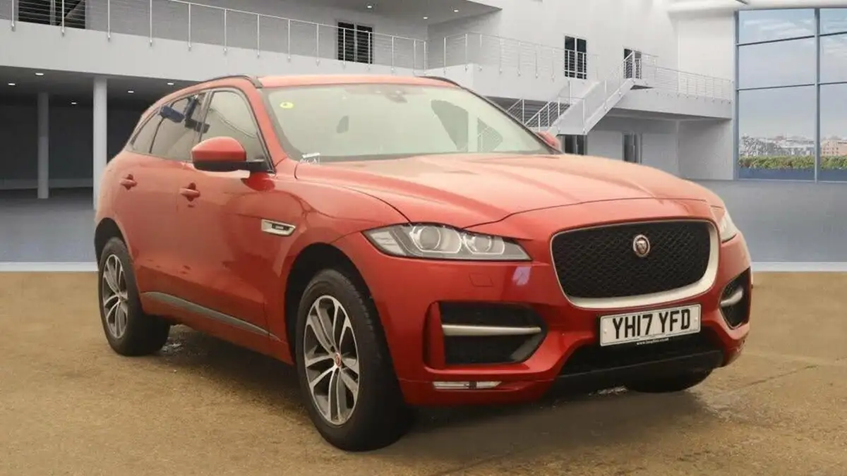 2017-jaguar-f-pace-20-i4d-r-sport-180ps-awd-auto-big-0
