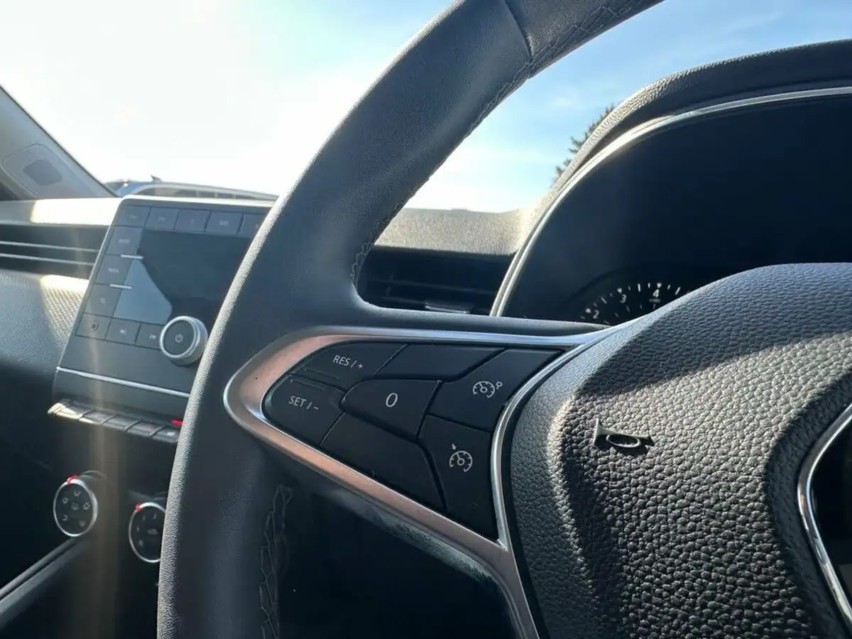 2021-renault-clio-10-sce-play-75bhp-big-12