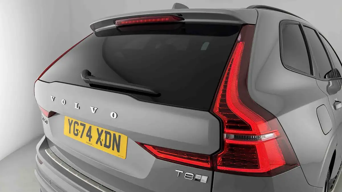 2024-volvo-xc60-20-t8-ultimate-dark-big-27