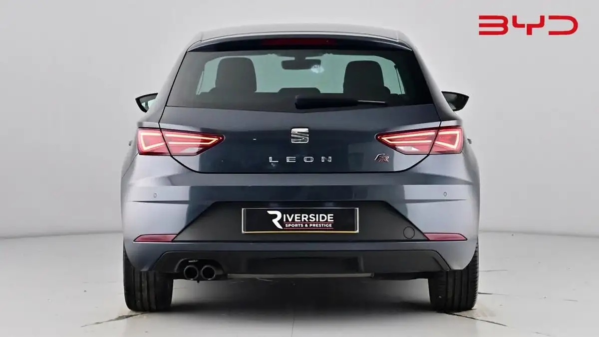 2019-seat-leon-20-tsi-fr-hatchback-big-4
