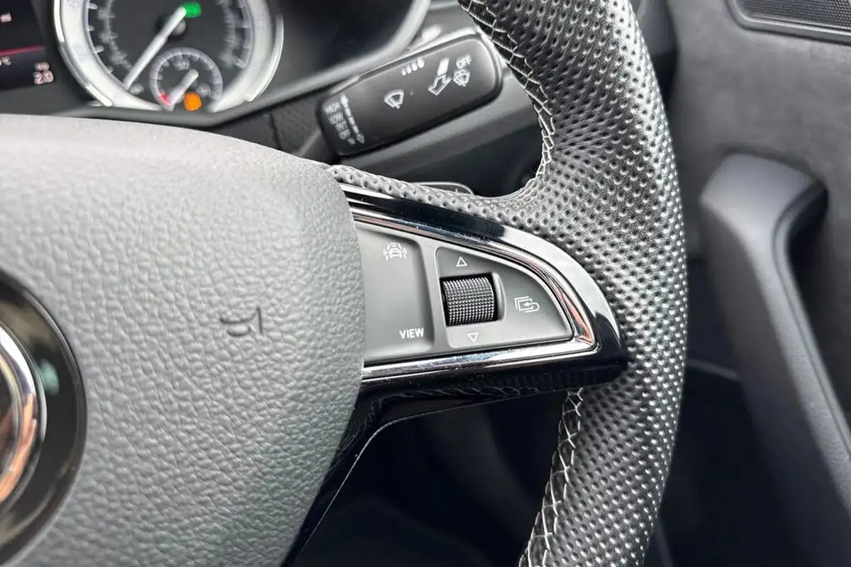 2019-skoda-superb-20tdi-sportline-plus-190ps-hatchback-dsg-big-41