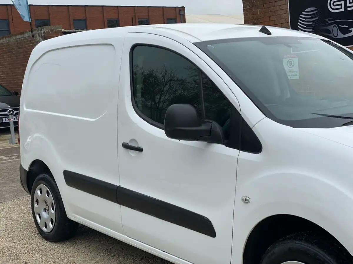 2017-peugeot-partner-16bluehdi-professional-l1-100pseu6-854-big-15