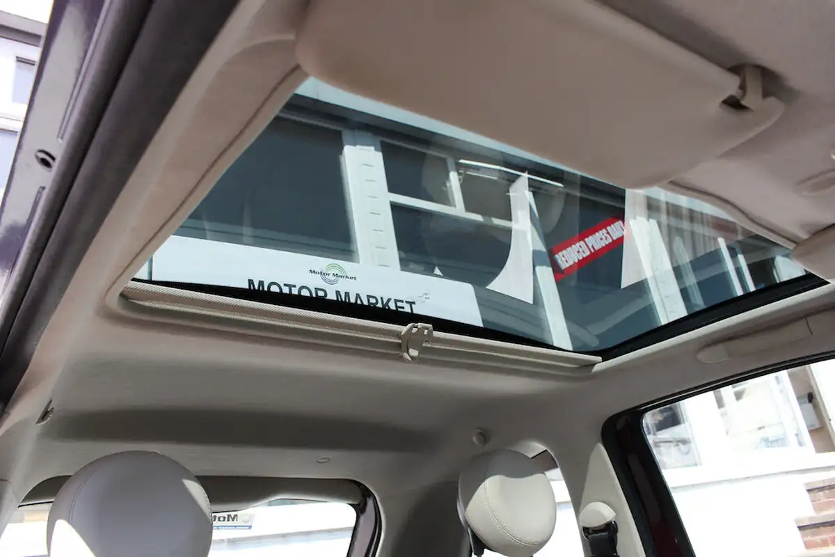 2016-fiat-500-12-lounge-dualogic-big-11