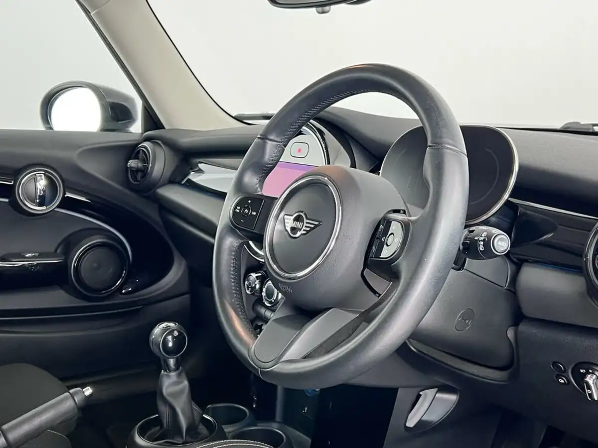 2021-mini-cooper-20-cooper-s-classic-hatchback-3d-big-10