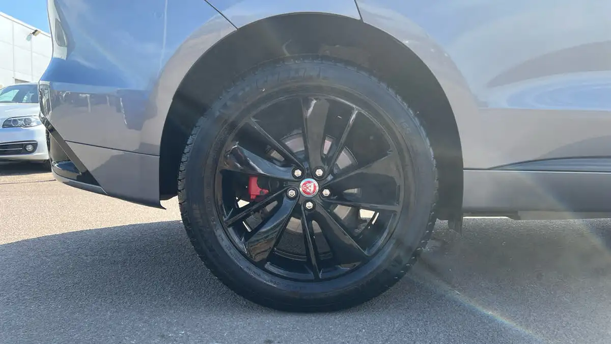 2022-jaguar-f-pace-20-p250-r-dynamic-black-big-18