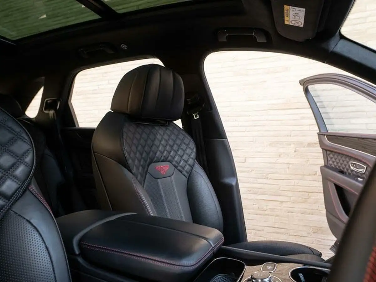 2023-bentley-bentayga-40-v8-big-25