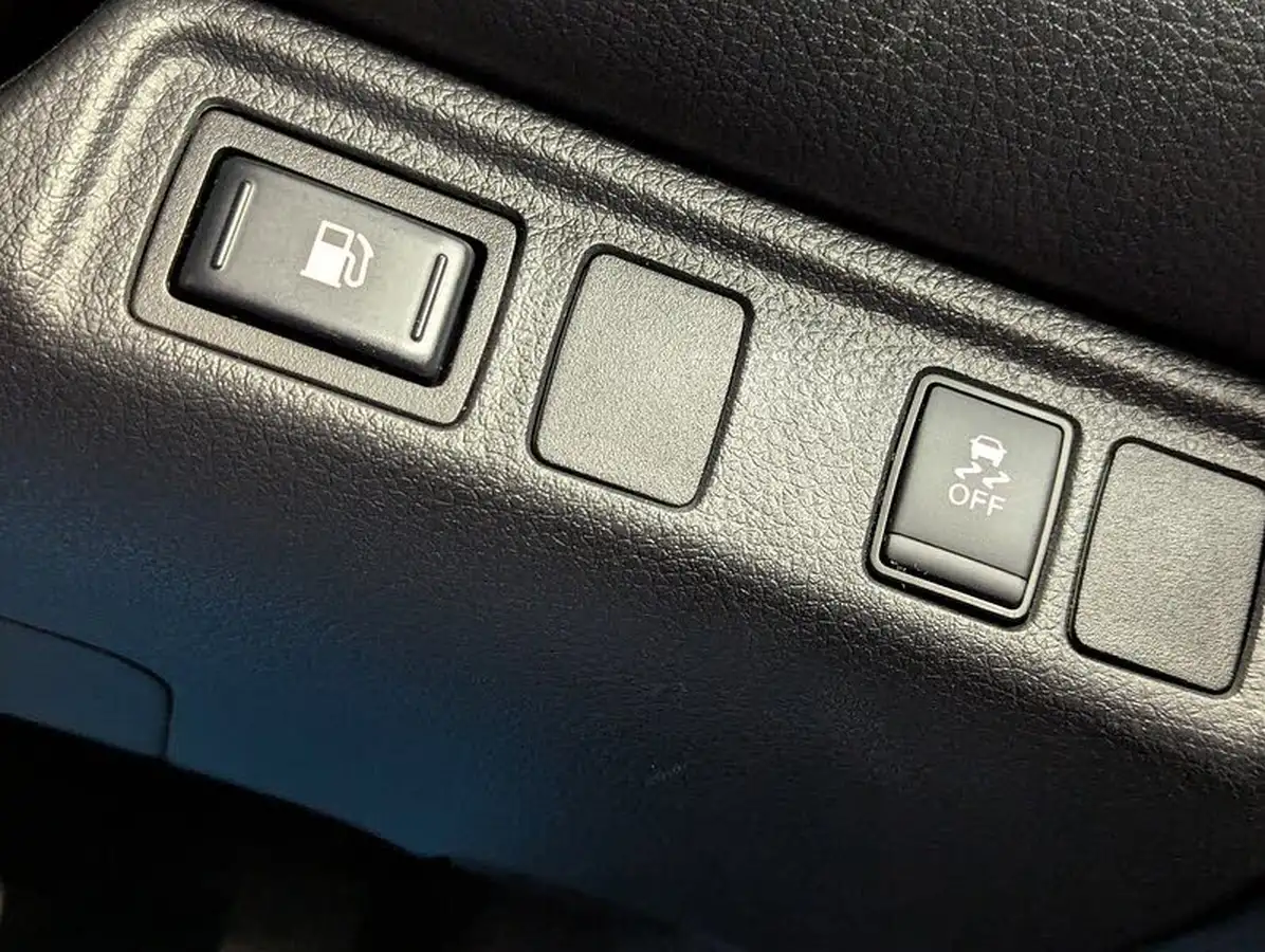 2020-nissan-navara-23dci-tt-n-guard-8-navileathersunroof-auto-big-38