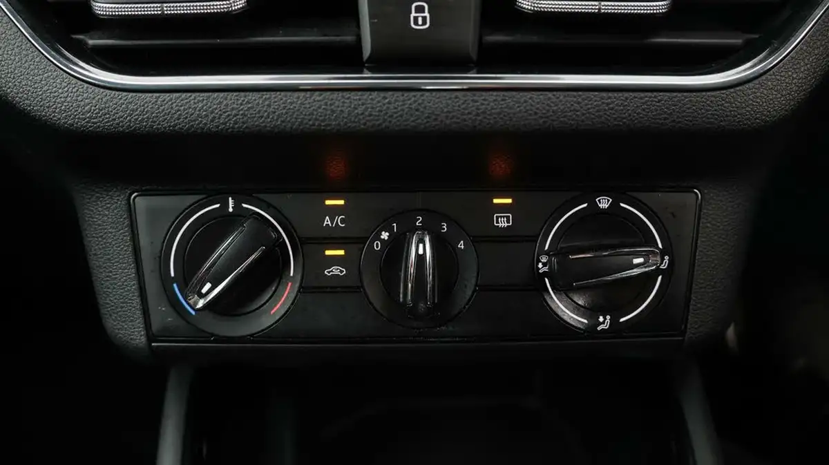 2020-skoda-kamiq-15-tsi-monte-carlo-dsg-big-12