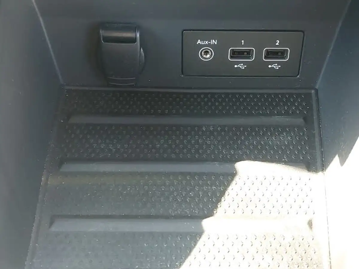 2021-renault-captur-16-e-tech-launch-edition-big-17