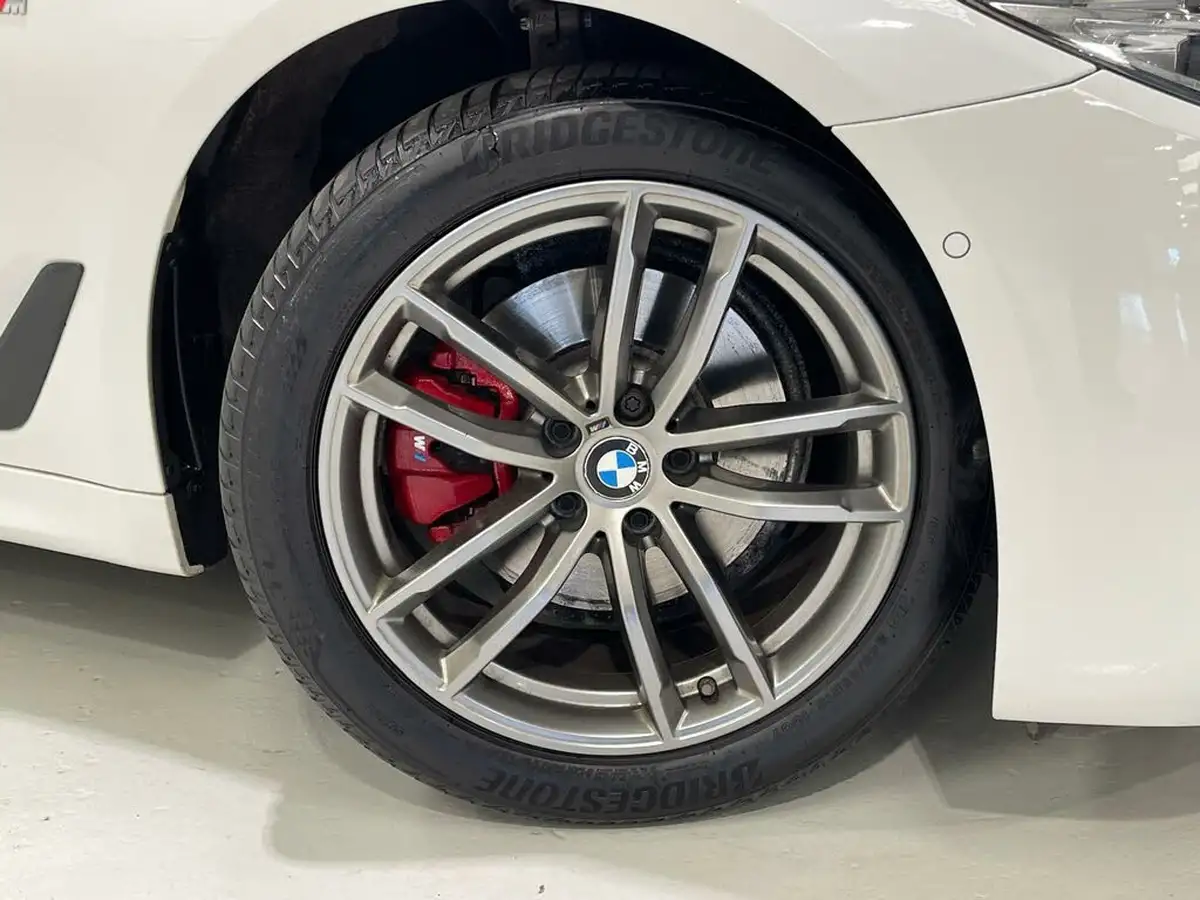 2019-bmw-5-series-big-46
