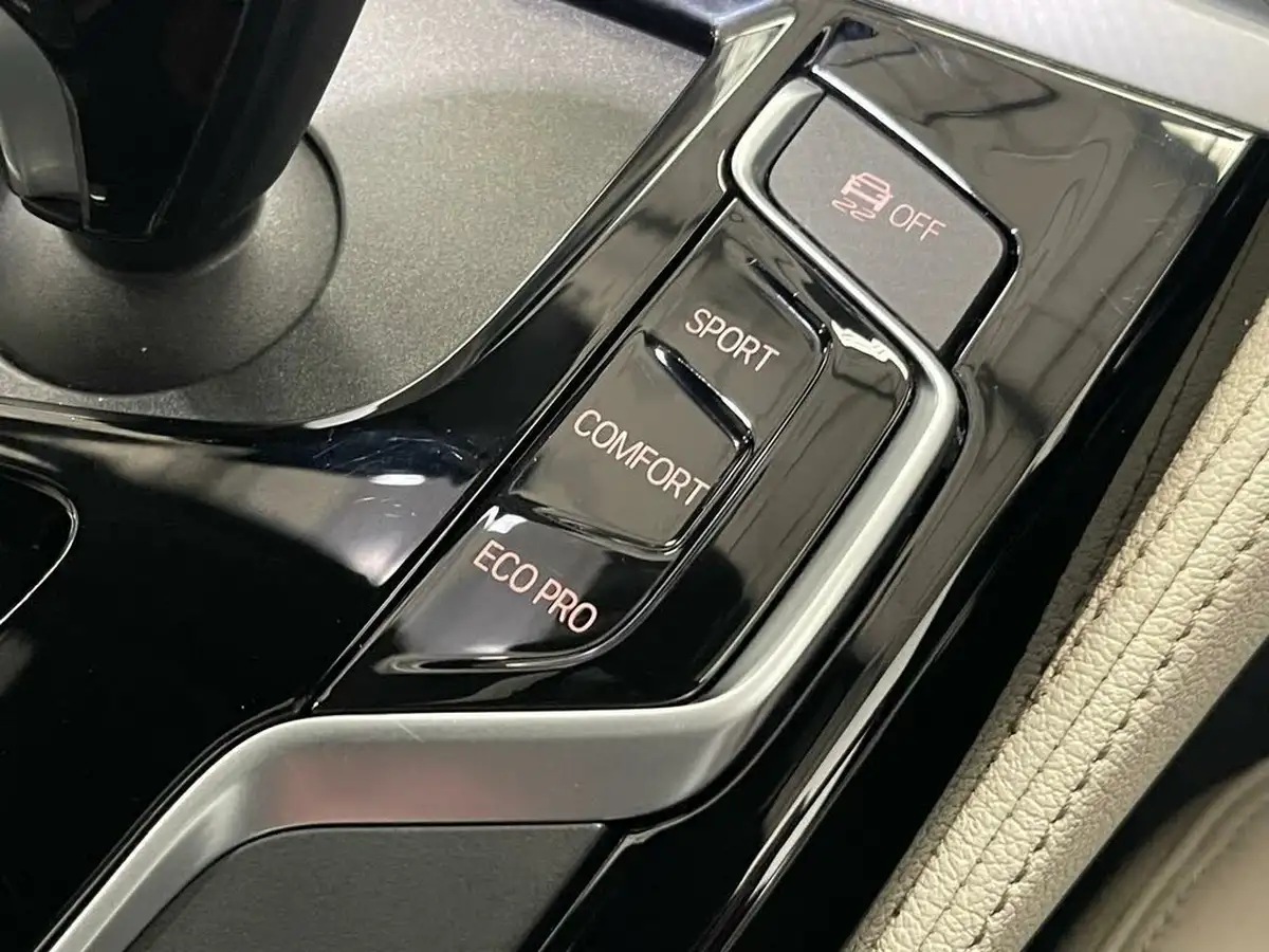 2019-bmw-5-series-big-22