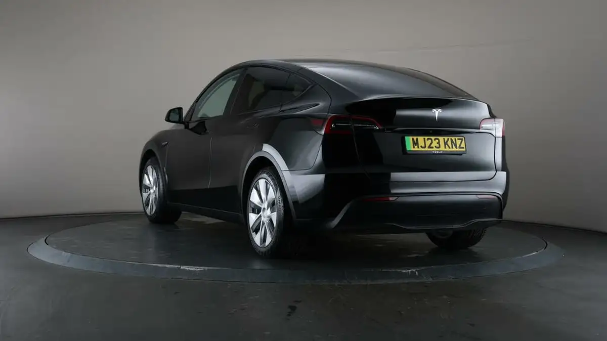 2023-tesla-model-y-e-rwd-big-59